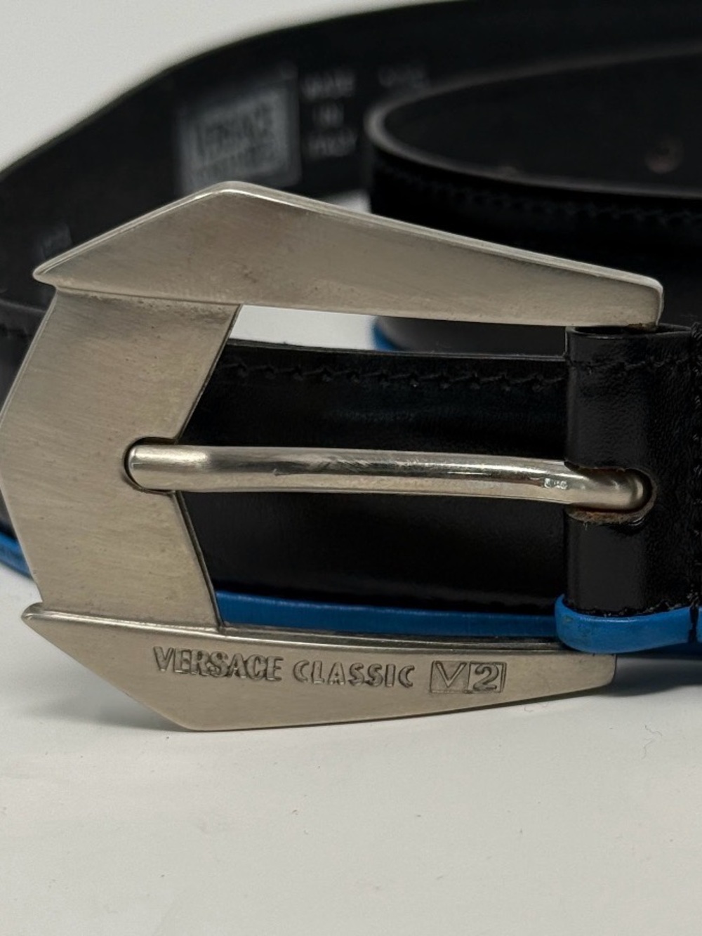 Versace Classic V2 Black Leather Belt Blue Edge Size 42 Italy